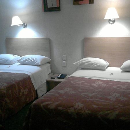 Hotel Castilla Y Leon Guadalajara Bagian luar foto