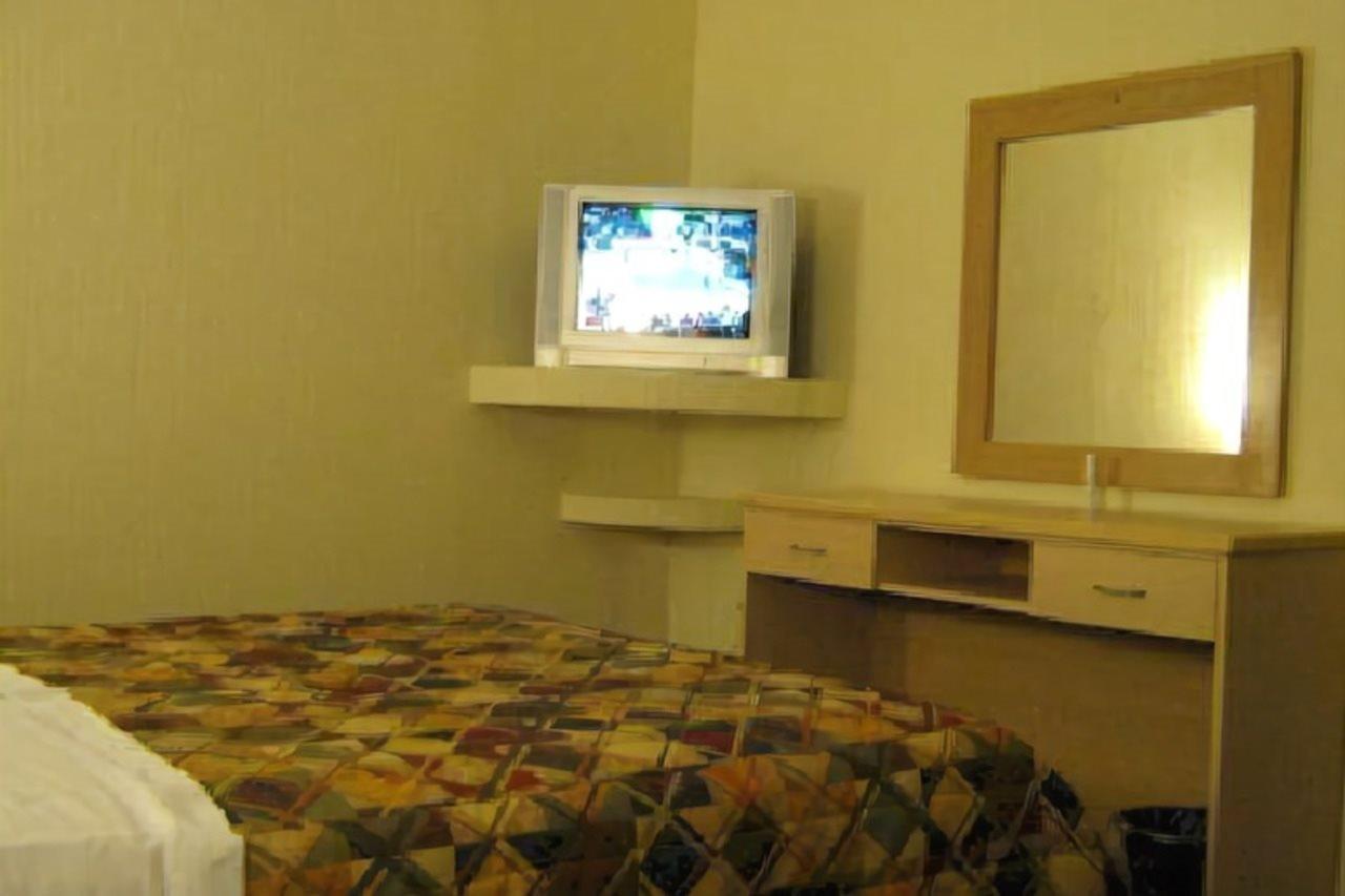 Hotel Castilla Y Leon Guadalajara Bagian luar foto