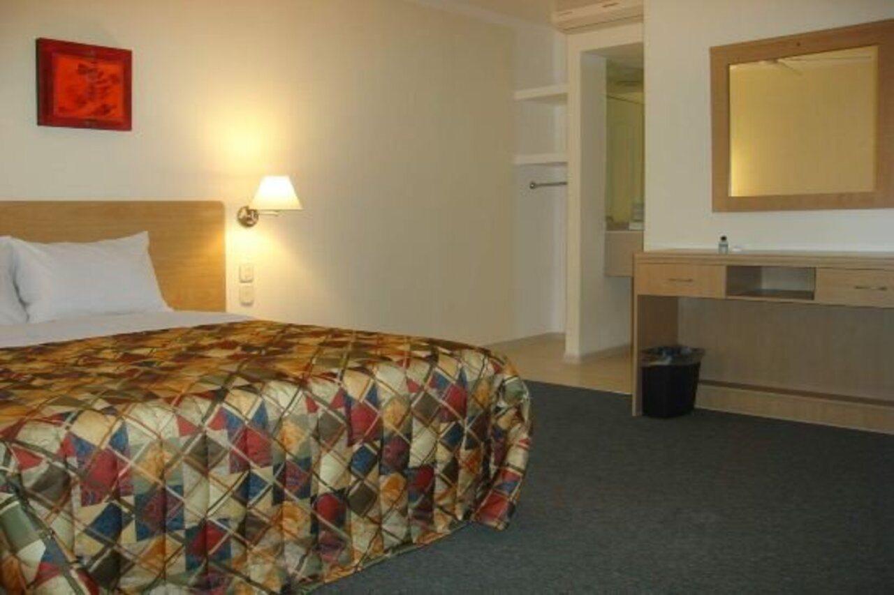 Hotel Castilla Y Leon Guadalajara Bagian luar foto