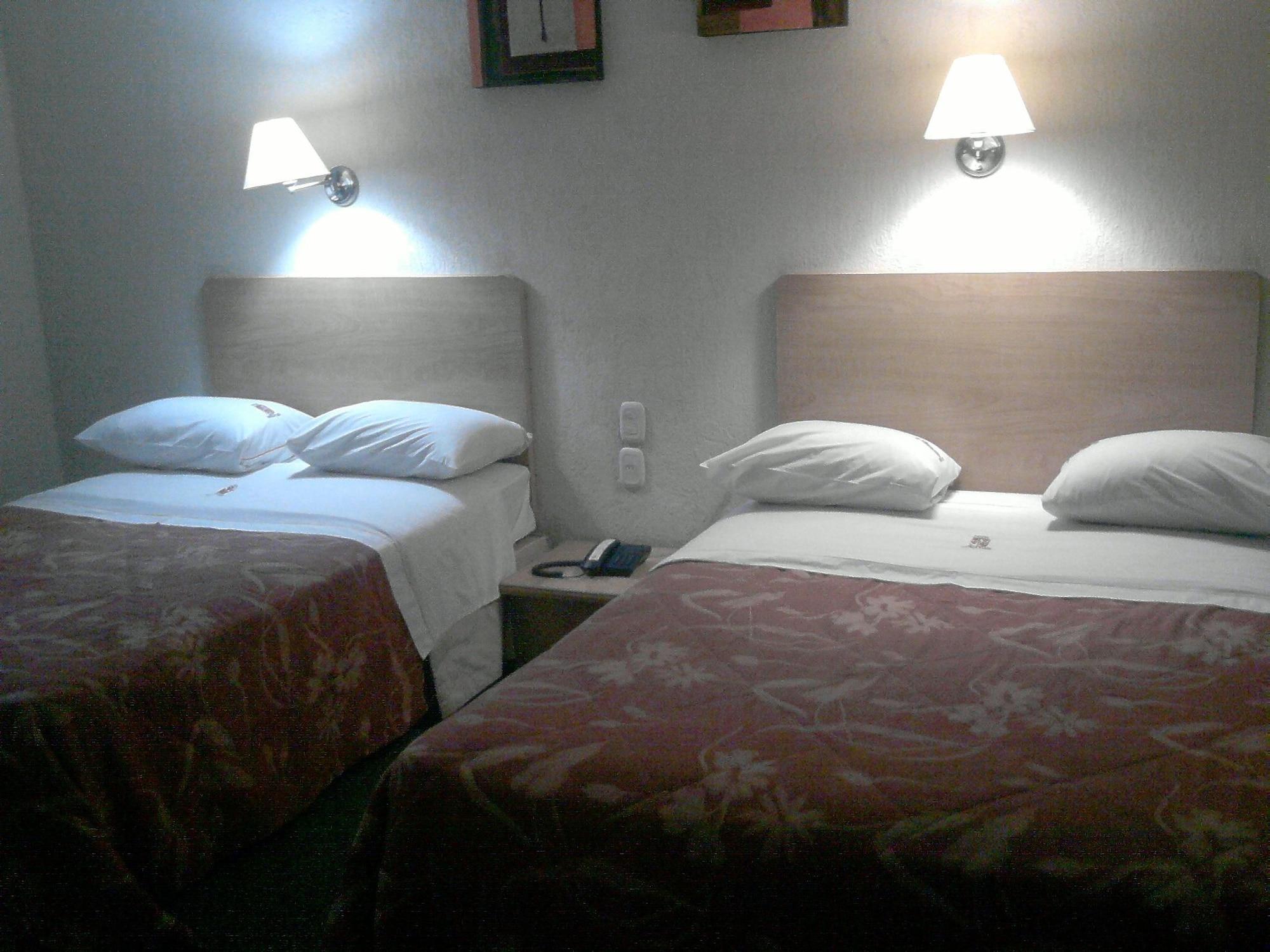 Hotel Castilla Y Leon Guadalajara Bagian luar foto