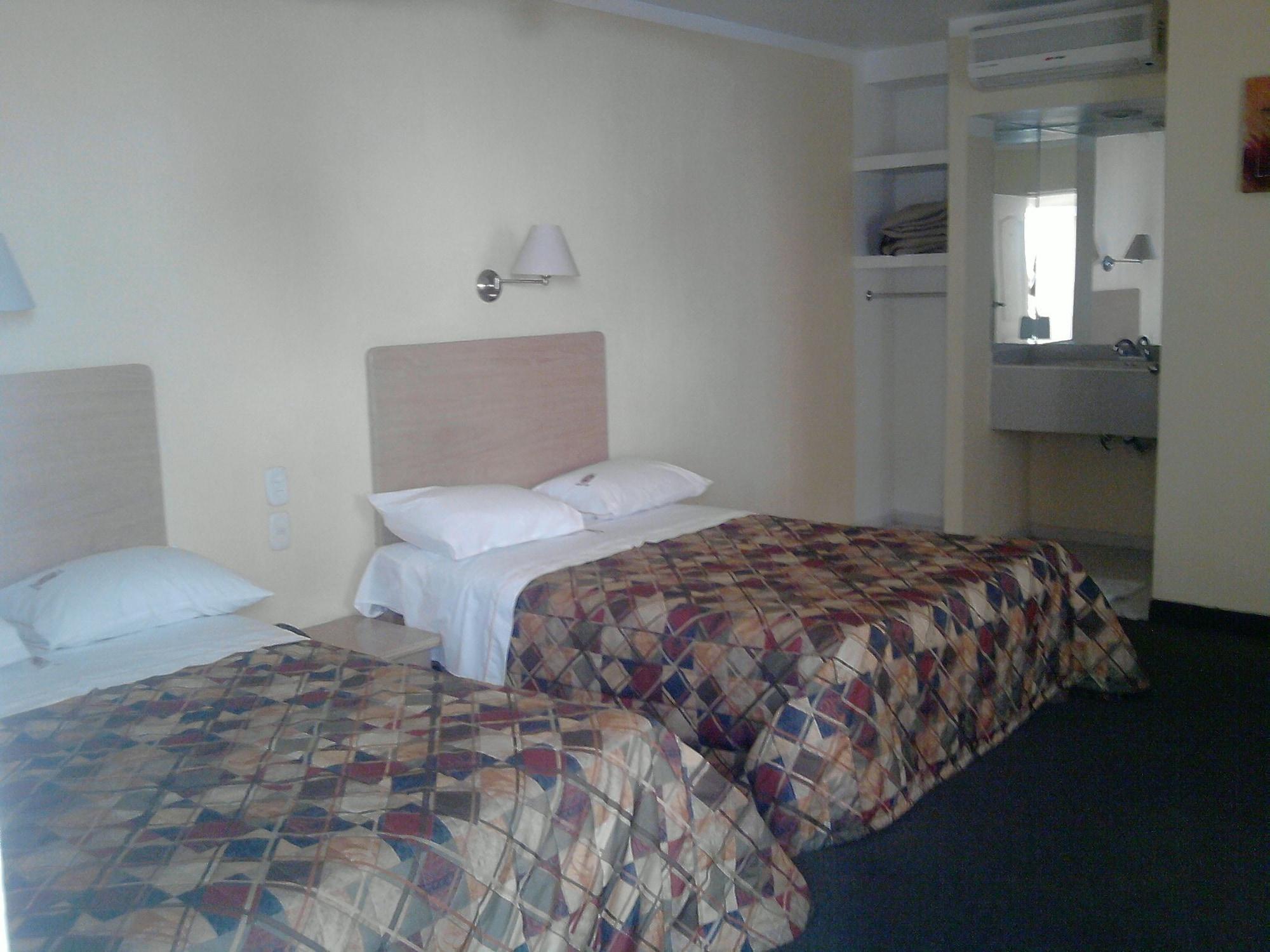 Hotel Castilla Y Leon Guadalajara Bagian luar foto