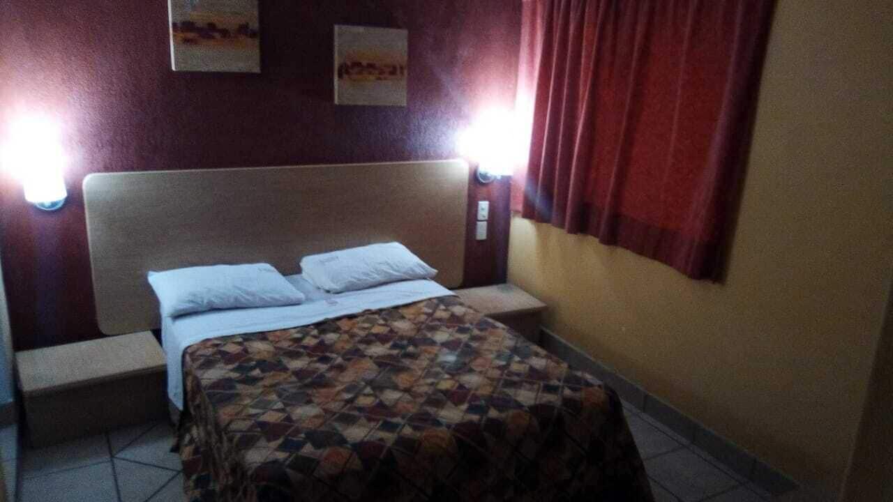Hotel Castilla Y Leon Guadalajara Bagian luar foto