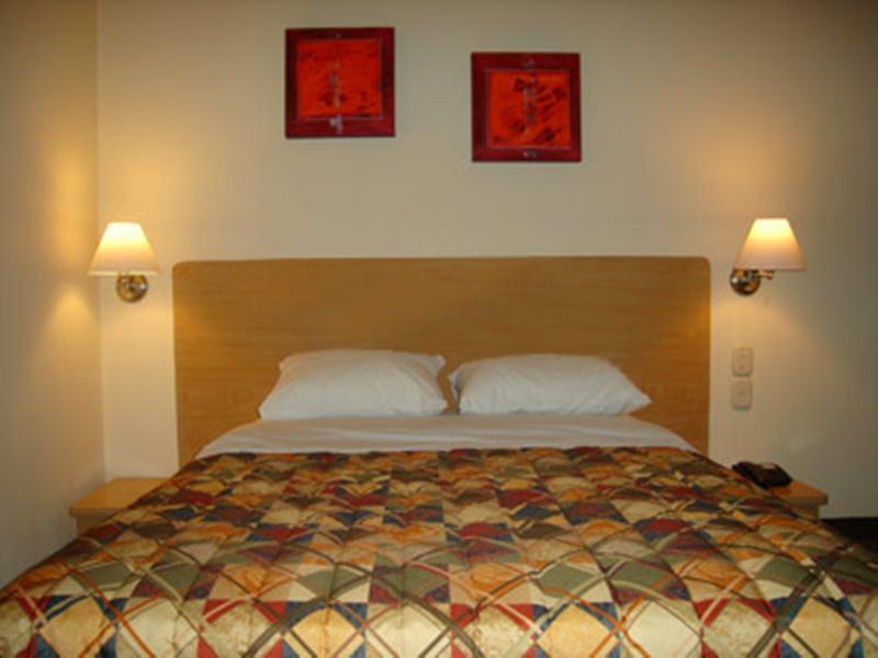 Hotel Castilla Y Leon Guadalajara Bagian luar foto